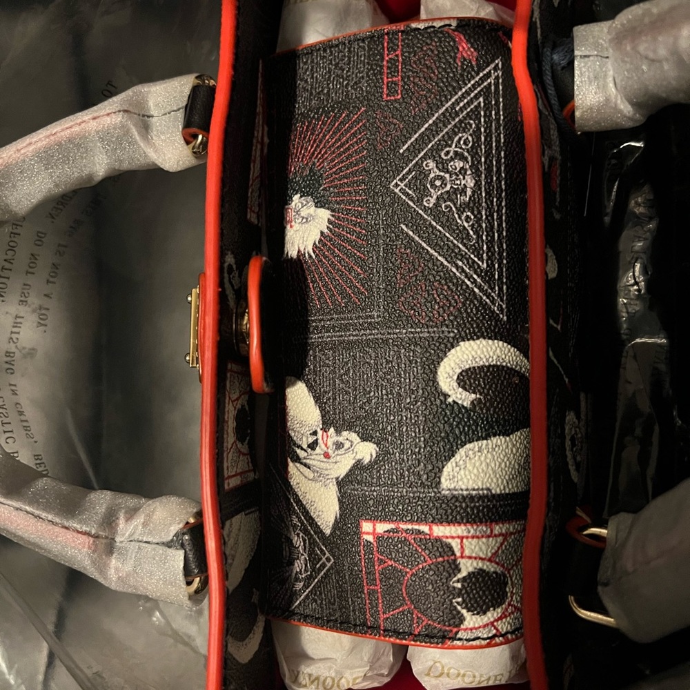 Disney Cruella De Vil Crossbody Bag by Dooney & Bourke - Picture 6 of 7